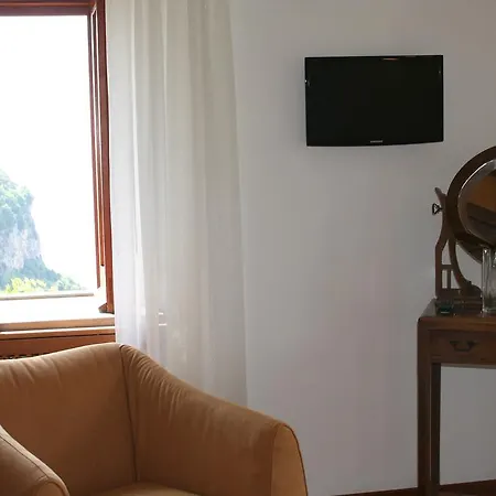 Pensión Minuta 4*